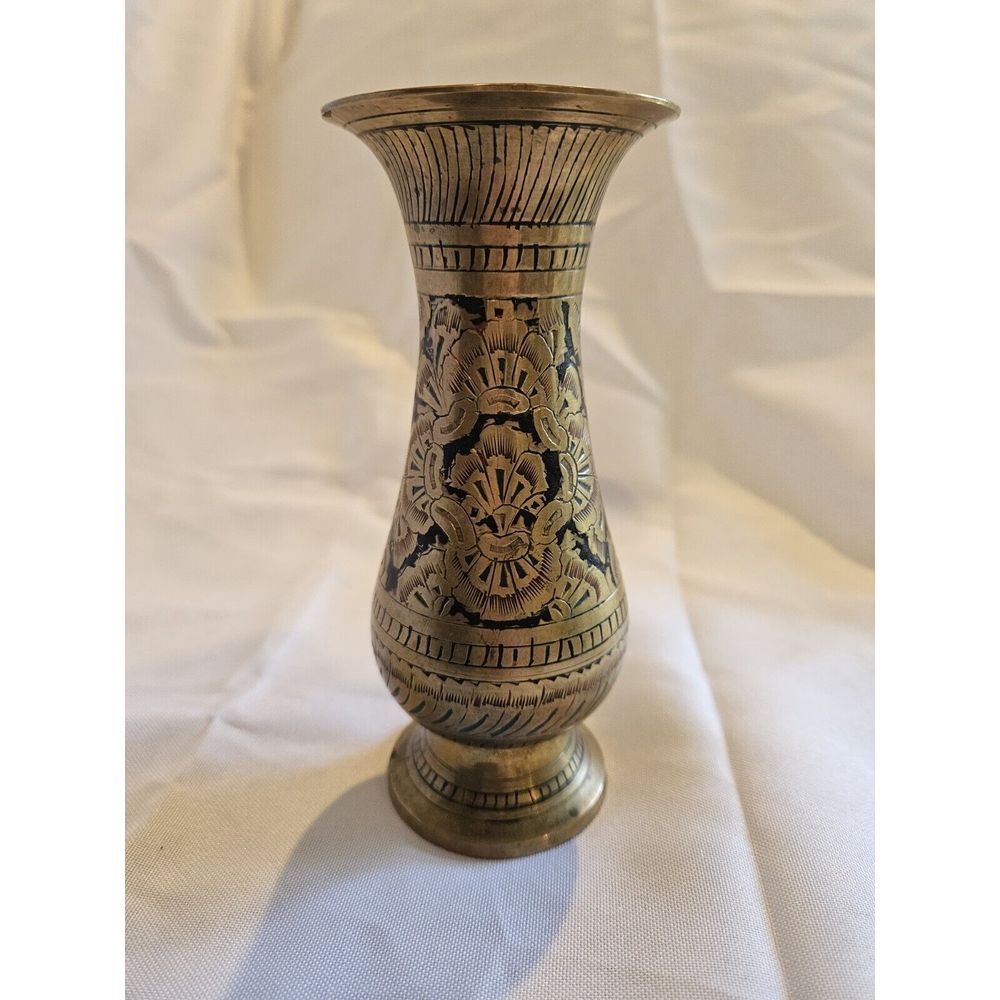 Vintage Brass Vase W/ Etched Leaf Design‎ Made in India 6 Inch Tall